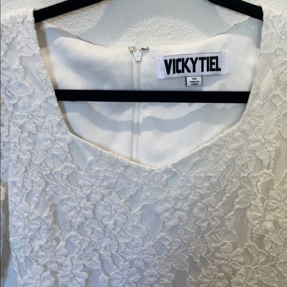 Vicki Tiel white lace Dress Sz xs - Picture 2 of 2